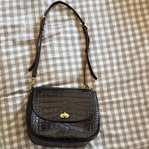 Clare V Turnlock Louis